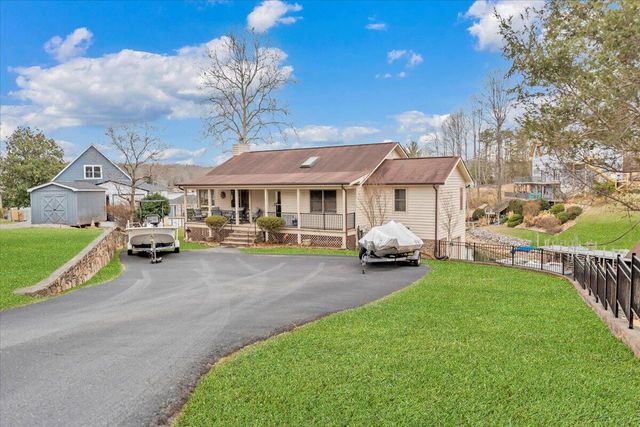 56 Brookside LN, Moneta, VA 24121