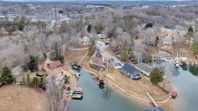 56 Brookside LN, Moneta, VA 24121