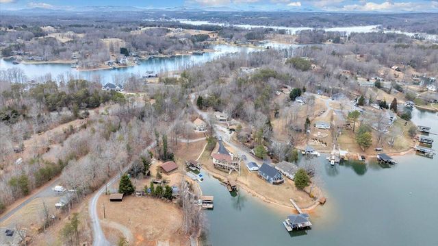 56 Brookside LN, Moneta, VA 24121