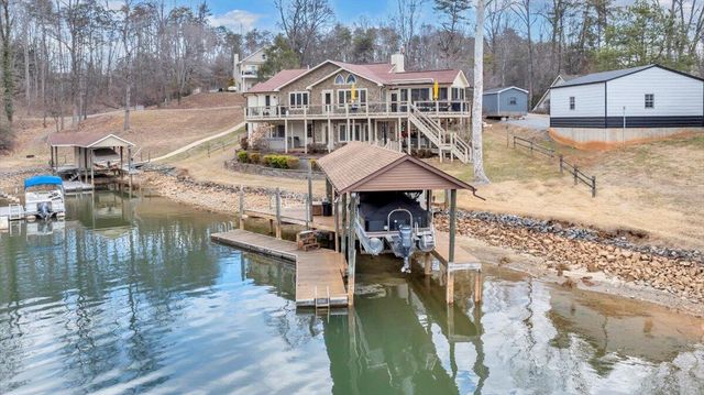 56 Brookside LN, Moneta, VA 24121