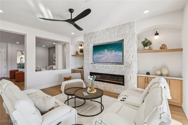 2695 Olivia Heights Avenue, Henderson, NV 89052