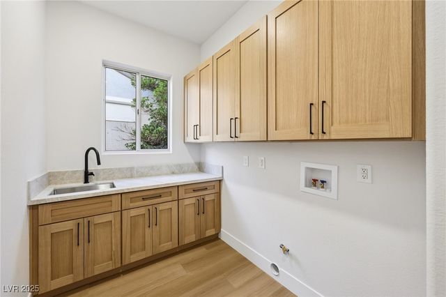 2695 Olivia Heights Avenue, Henderson, NV 89052