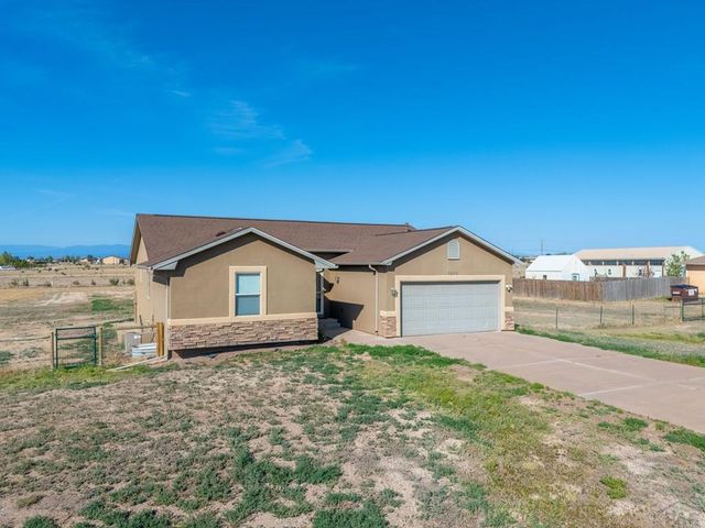 1301 N Challenger Dr, Pueblo West, CO 81007