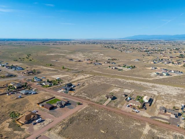 1301 N Challenger Dr, Pueblo West, CO 81007