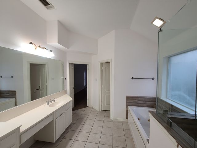 622 Manchester Drive, Mansfield, TX 76063