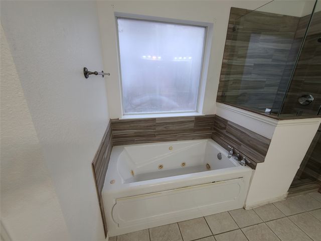 622 Manchester Drive, Mansfield, TX 76063