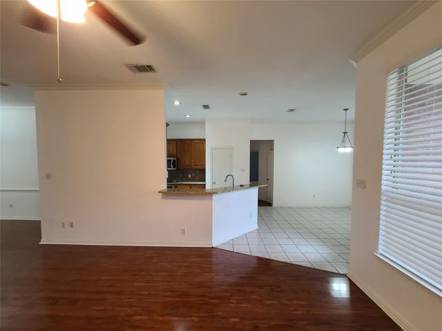 622 Manchester Drive, Mansfield, TX 76063