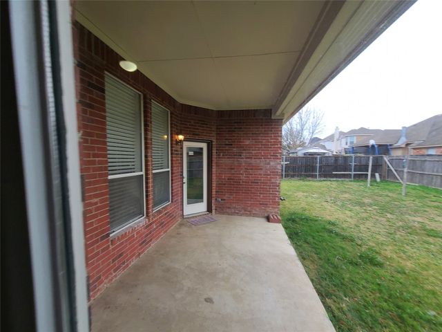 622 Manchester Drive, Mansfield, TX 76063