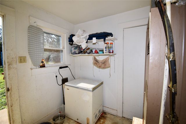 1705 S Bradley Street, Brady, TX 76825