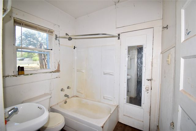 1705 S Bradley Street, Brady, TX 76825