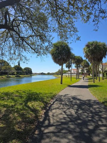 10441 Mahogany Key Cir 102, Miami, FL 33196