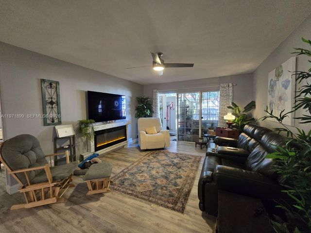 10441 Mahogany Key Cir 102, Miami, FL 33196