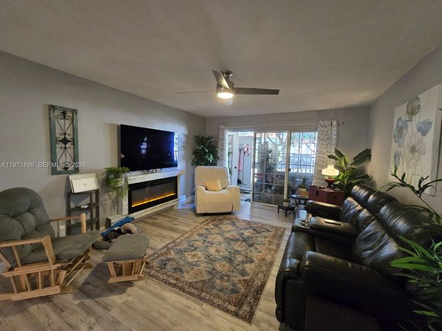 10441 Mahogany Key Cir 102, Miami, FL 33196