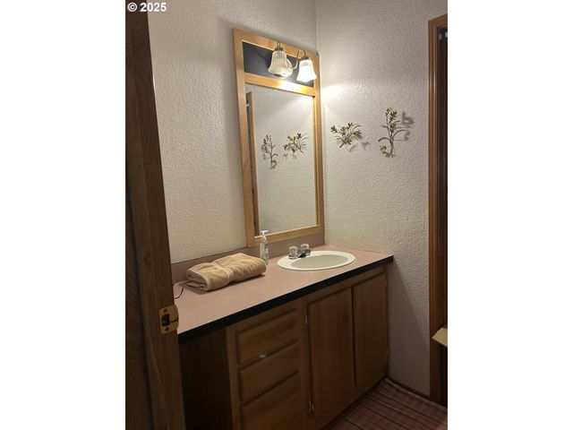 1105 Riverside Dr 17, Vernonia, OR 97064