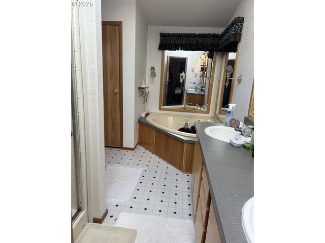 1105 Riverside Dr 17, Vernonia, OR 97064