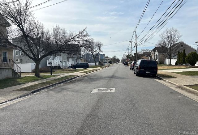 572 Miller Avenue, Freeport, NY 11520