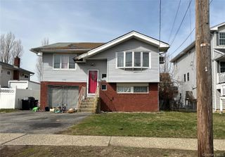 572 Miller Avenue, Freeport, NY 11520