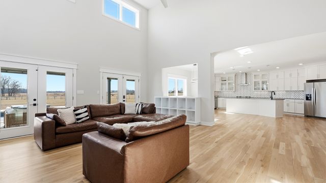 353 Oak Plains Rd, Clarksville, TN 37043