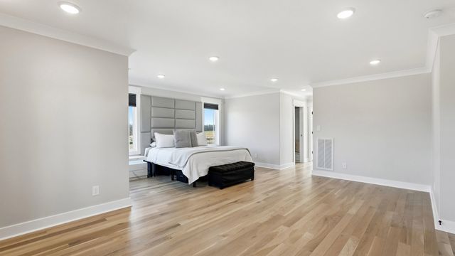 353 Oak Plains Rd, Clarksville, TN 37043