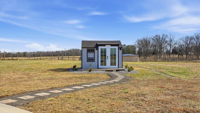 353 Oak Plains Rd, Clarksville, TN 37043