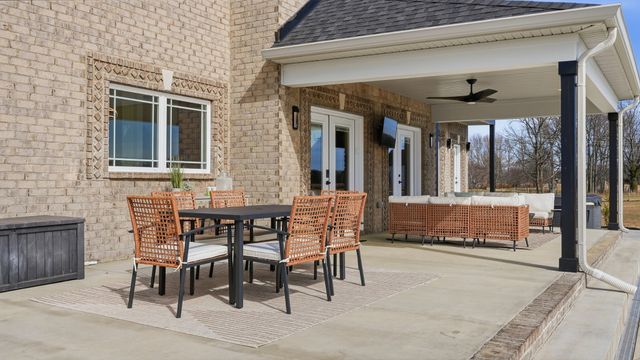 353 Oak Plains Rd, Clarksville, TN 37043