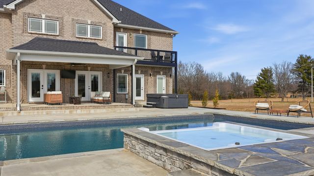 353 Oak Plains Rd, Clarksville, TN 37043