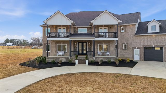 353 Oak Plains Rd, Clarksville, TN 37043