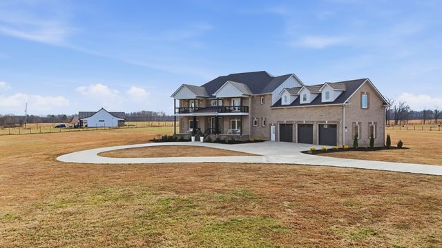 353 Oak Plains Rd, Clarksville, TN 37043