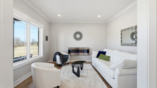 353 Oak Plains Rd, Clarksville, TN 37043