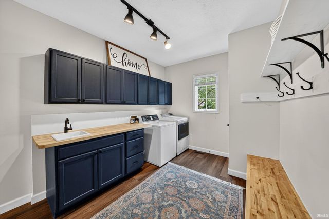 14211 Fox Chase Drive, Granger, IN 46530