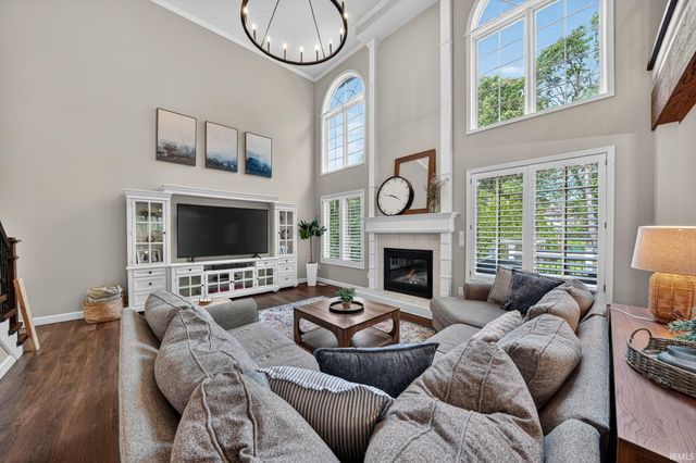 14211 Fox Chase Drive, Granger, IN 46530