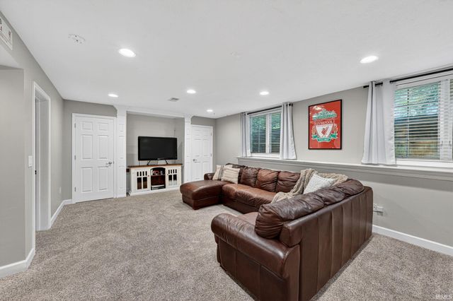 14211 Fox Chase Drive, Granger, IN 46530