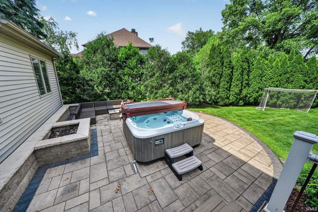 14211 Fox Chase Drive, Granger, IN 46530