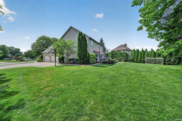 14211 Fox Chase Drive, Granger, IN 46530