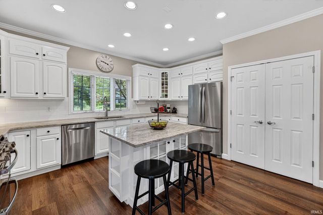 14211 Fox Chase Drive, Granger, IN 46530