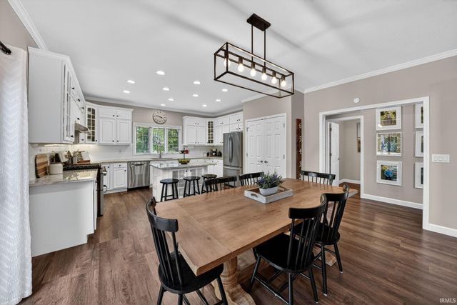 14211 Fox Chase Drive, Granger, IN 46530