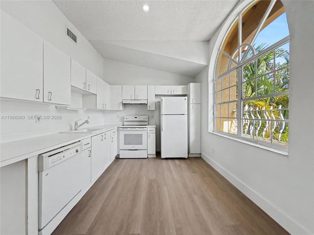 21553 SW 87th Ct 102, Cutler Bay, FL 33189