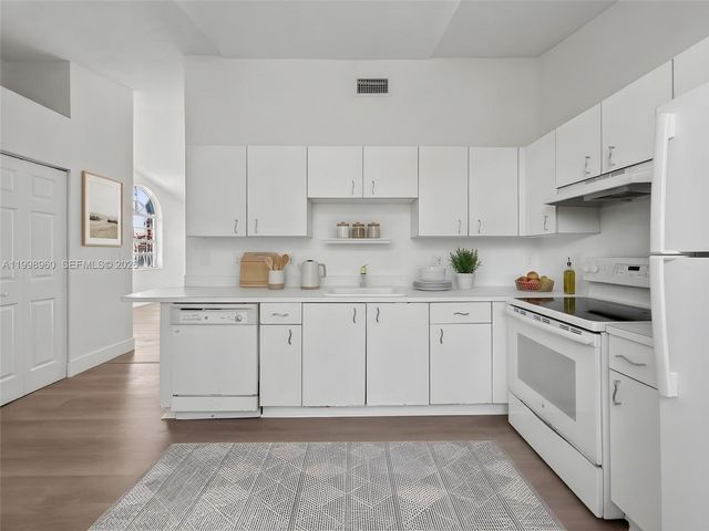 21553 SW 87th Ct 102, Cutler Bay, FL 33189