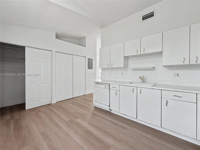 21553 SW 87th Ct 102, Cutler Bay, FL 33189