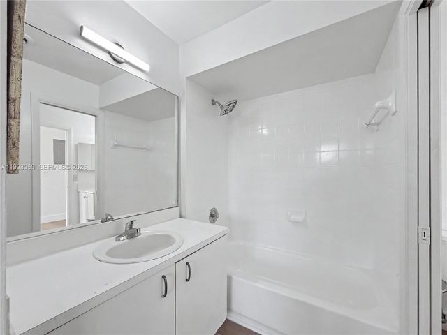 21553 SW 87th Ct 102, Cutler Bay, FL 33189