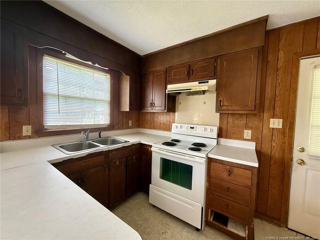 5707 Chisholm Trail, Fayetteville, NC 28303