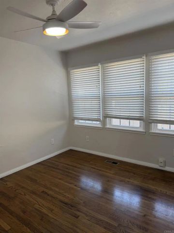 4881 Dixie Dr, San Diego, CA 92109