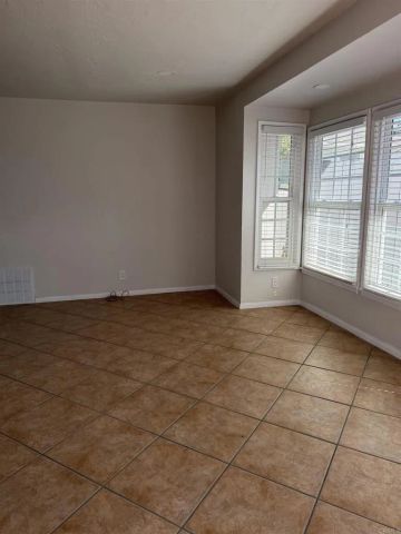 4881 Dixie Dr, San Diego, CA 92109