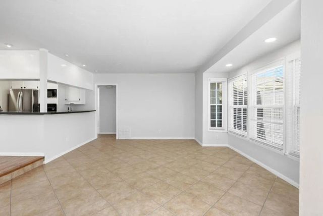 4881 Dixie Dr, San Diego, CA 92109