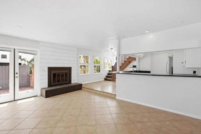 4881 Dixie Dr, San Diego, CA 92109