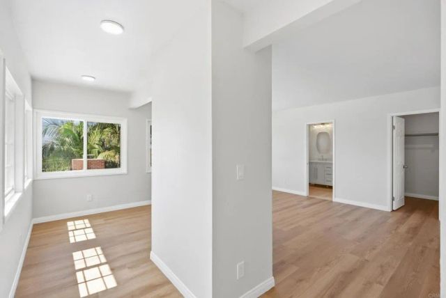 4881 Dixie Dr, San Diego, CA 92109