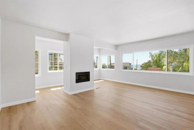 4881 Dixie Dr, San Diego, CA 92109