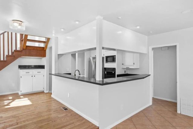 4881 Dixie Dr, San Diego, CA 92109