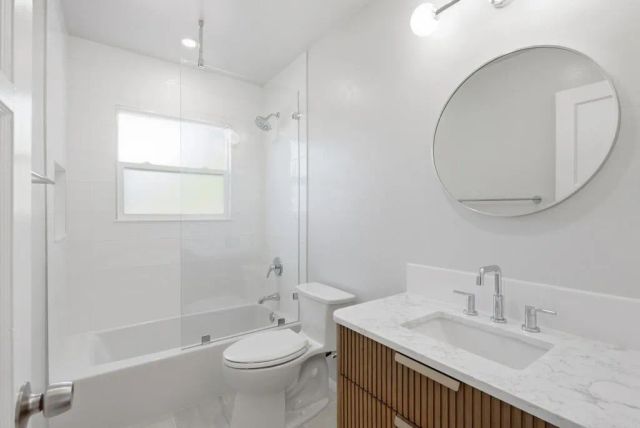 4881 Dixie Dr, San Diego, CA 92109