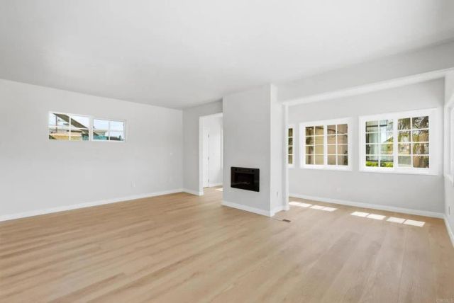 4881 Dixie Dr, San Diego, CA 92109